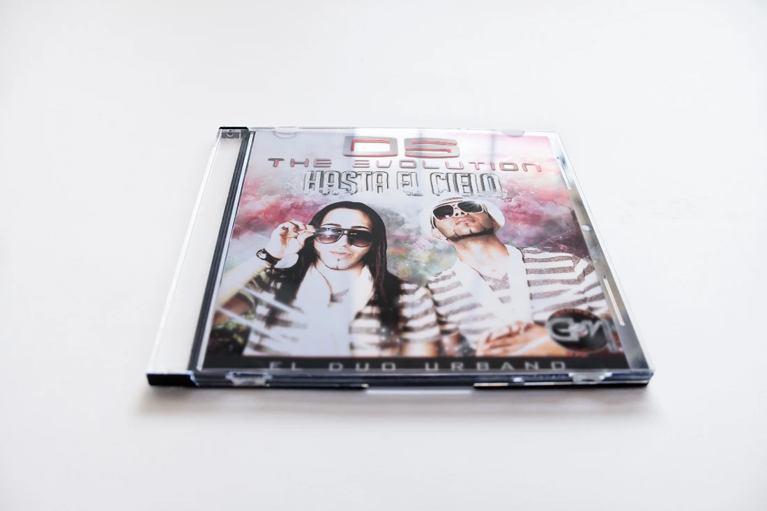 DSTE: Album artwork